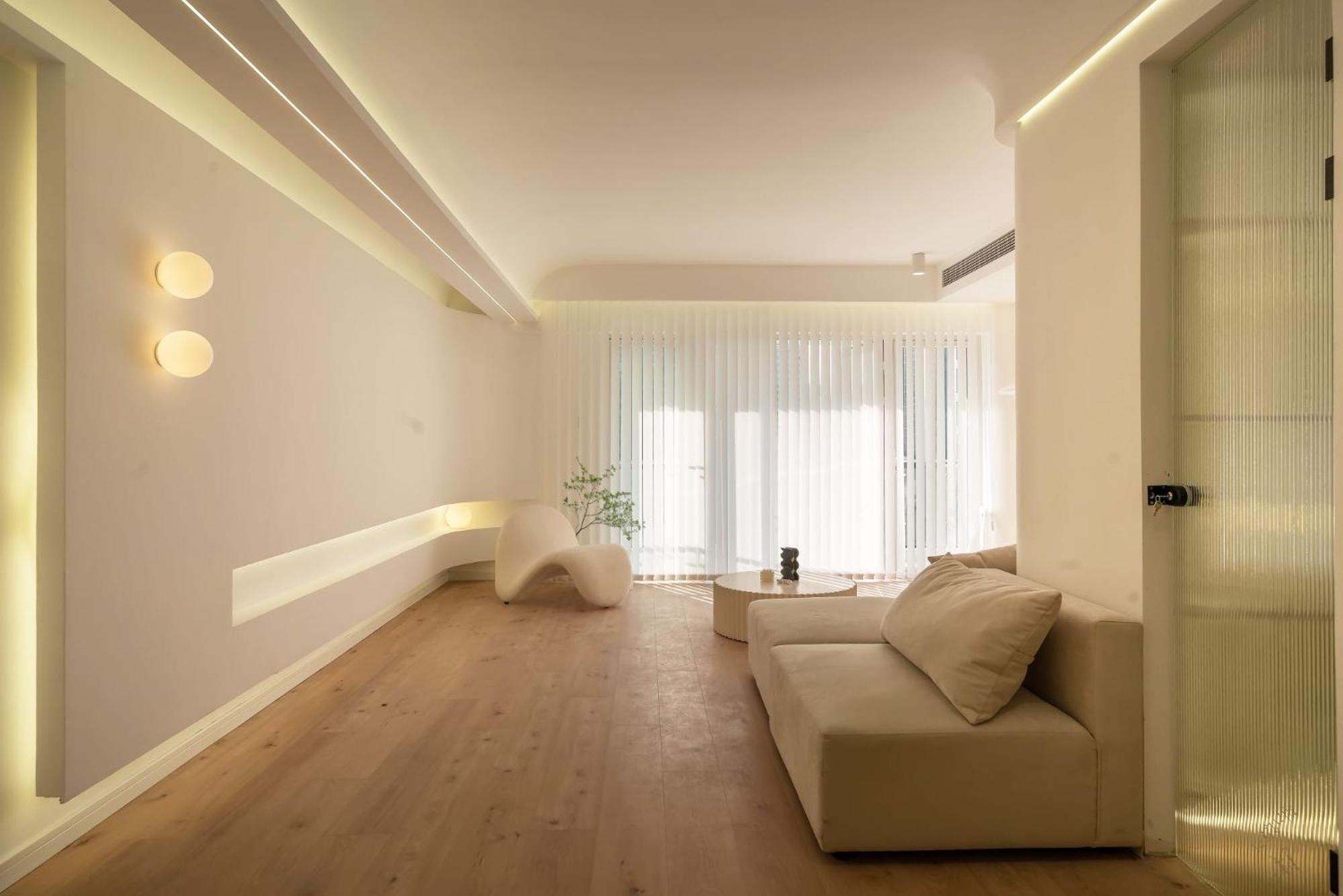 Molly - Nanjing East Road The Bund 3-bedroom With Elevator Apartment *