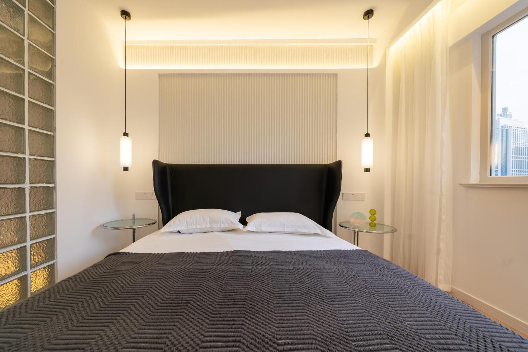 Molly - Nanjing East Road The Bund 3-bedroom With Elevator Apartment *