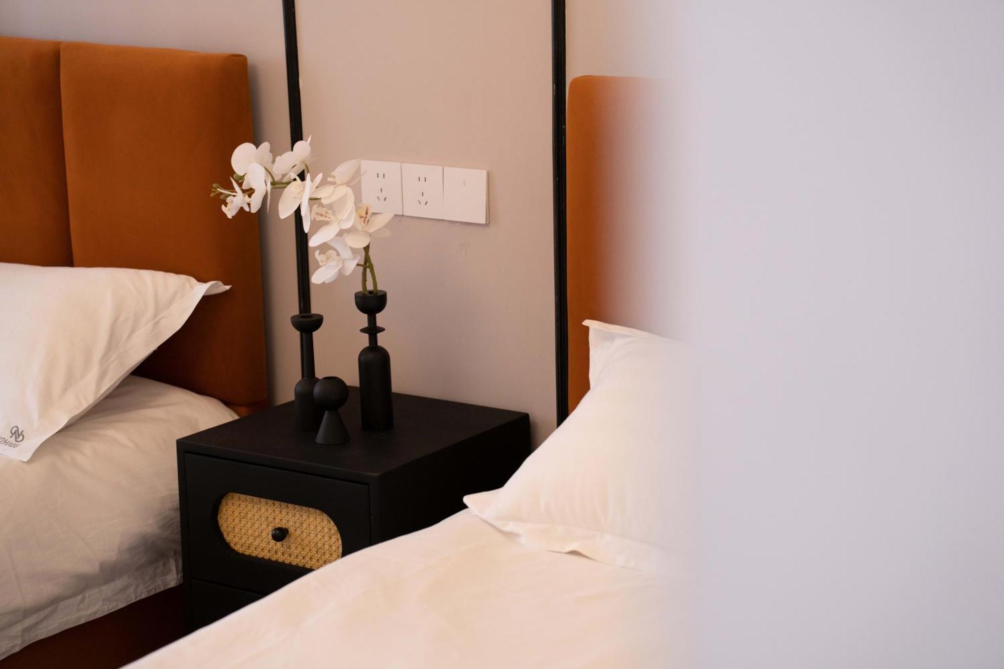 Molly - Nanjing East Road The Bund 3-bedroom With Elevator * Shanghai