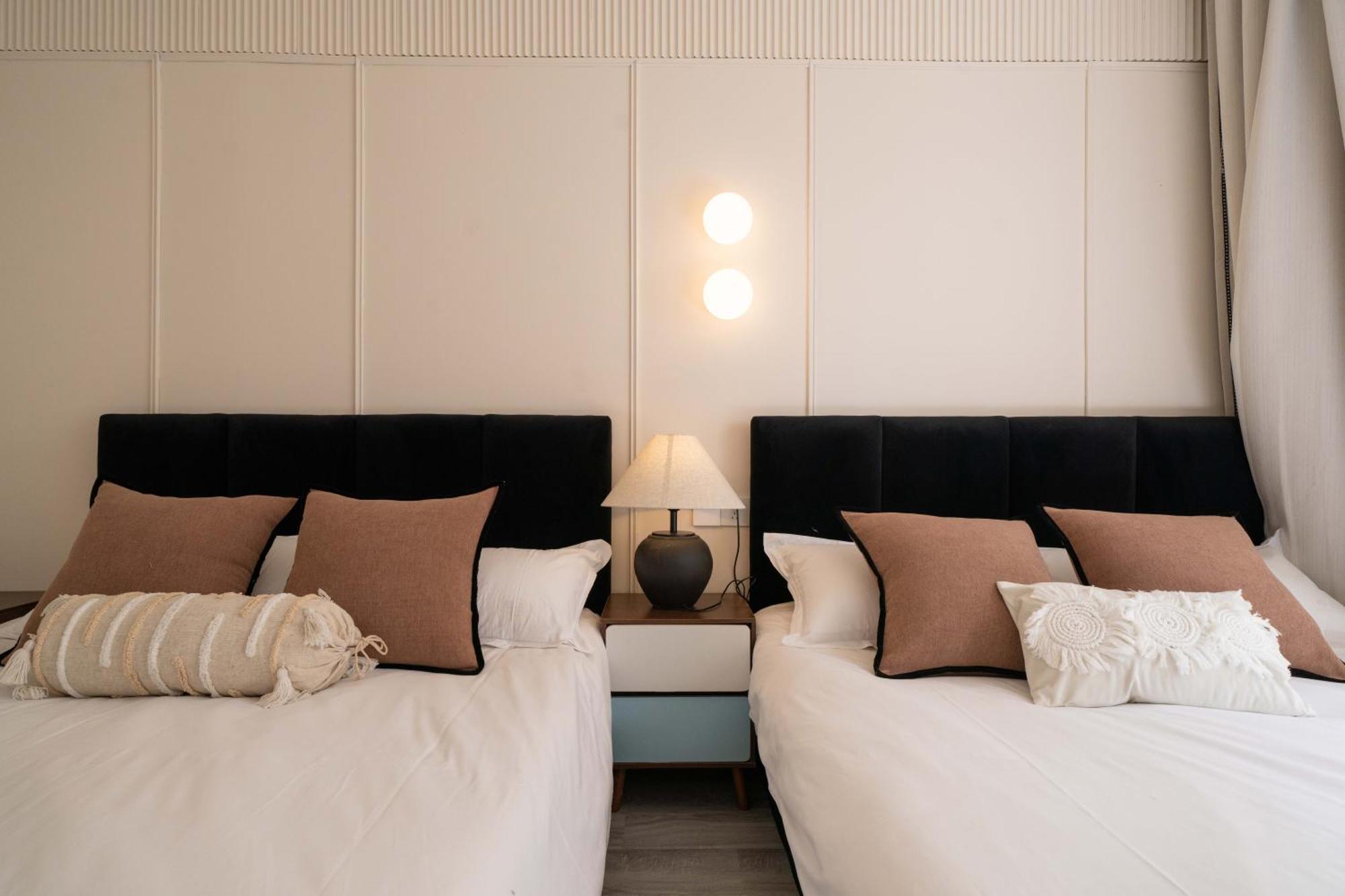 Molly - Nanjing East Road The Bund 3-bedroom With Elevator *
